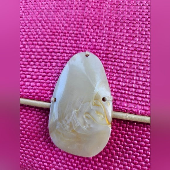 Avon Woven Shell Wristlet - Picture 2 of 10